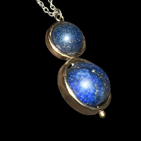 Lapis Lazuli and Gold Tone Spinning Pendant Necklace - Picture 4 of 7
